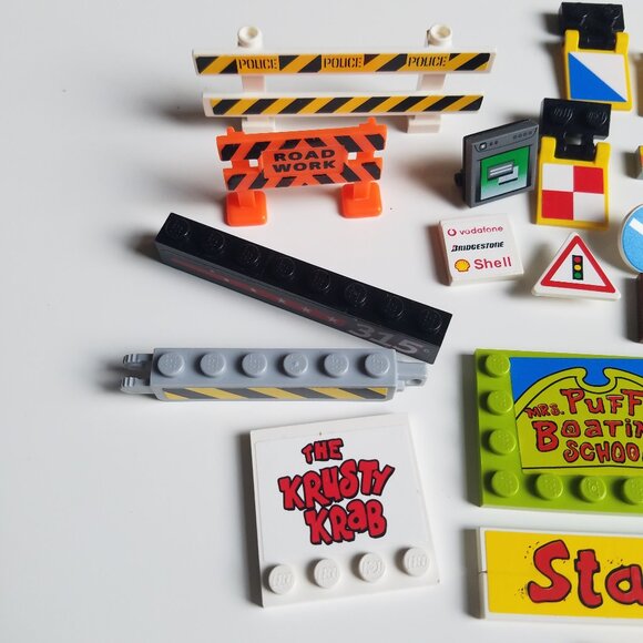 Lego Signs, Flags & More - Picture 2 of 4